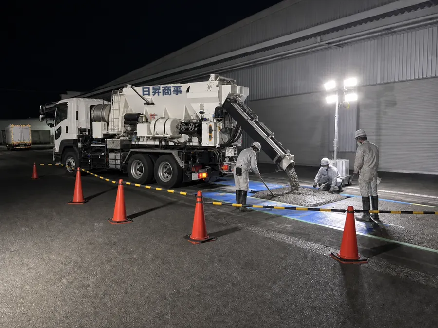 移動式プラント車で進める工場・倉庫構内の床・通路舗装